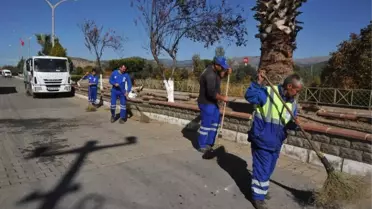 Büyükşehir Karacasu'da Alt ve Üst Yapı Çalışmalarını Sürdürüyor