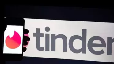 Tinder'da Şansını Artırmak İçin Yaşını 20 Yıl Küçültmek İstedi, Mahkemeye Başvurdu
