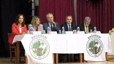 Foça'da Cumhuriyet Kadını Konulu Panel