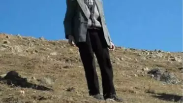 Kız Kardeşini Orakla Öldürdü