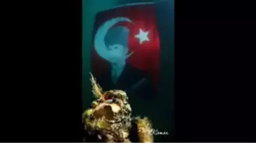 Kuşadası'nda Atatürk İçin Su Altında Anma Etkinliği