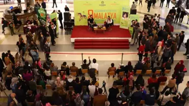 Oyuncu İpek Tuzcuoğlu 'Minder Söyleşileri'nin Konuğu Oldu