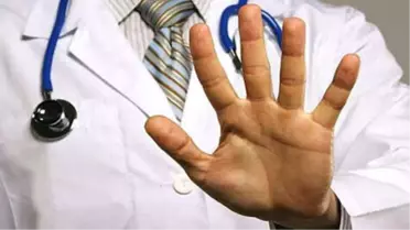 Almanya'da Her 4 Doktordan Biri Şiddet Mağduru