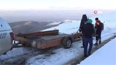 Karda Hayvanlarıyla Mahsur Kalan 15 Kişi Kurtarıldı