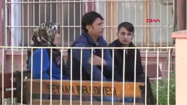 Adana Annesinin Döverek Öldürdüğü Emine Pınar'ın Cenazesi Babasına Teslim Edildi