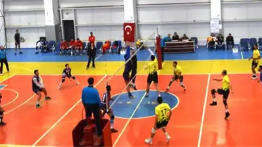 Voleybol Maçı Sonrası Hakem Odası Önünde Arbede