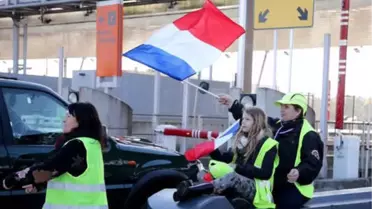 Fransa'da Protestocular 3 Benzin Deposuna Ulaşımı Kapattı