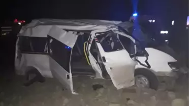 Hatay'da Tarım İşçilerini Taşıyan Minibüs Şarampole Uçtu: 12 Yaralı