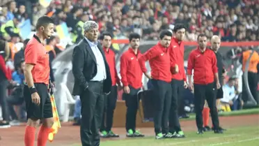Taraftarlar, A Milli Takım Teknik Direktörü Mircea Lucescu'yu İstifaya Davet Etti