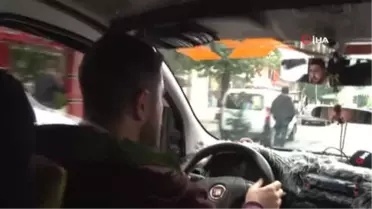 İguanasıyla Yolcu Taşıyor