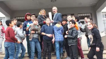 Dernek Başkanı Başaran'dan Öğretmenlere Çiçek