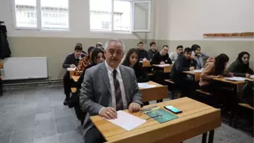 Başkan Aydın, Öğrencilerle Deneme Sınavına Girdi