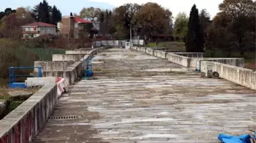 Bin 500 Yıldır Ayakta Duran Köprüde Hamam Yapısı Ortaya Çıktı