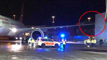 180 Kişiyi Taşıyan Yolcu Uçağının Sol Kanadı Binaya Çarptı!
