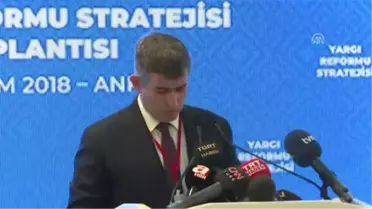 Feyzioğlu: 'Biz Artık Hukuk Fakültesi Mezunlarının Yeterliliğini Ölçecek Bir Hukuk Devlet...