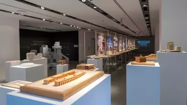 Tabanlıoğlu, 'ÖTE/DE/Kİ Mimarlık' Sergisiyle Akbank Sanat'ta