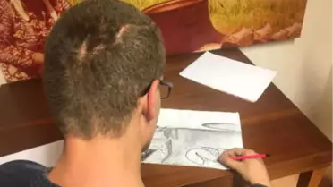 Acı Dolu ve Yapayalnız Hayatını, Resimle Renklendirdi