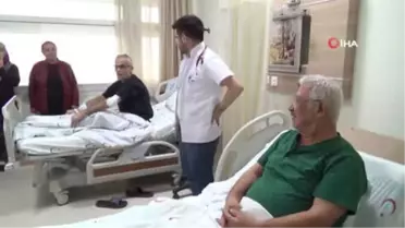 Niğde'de 2 Hastaya Bacak Damarlarından Anjio Yapıldı