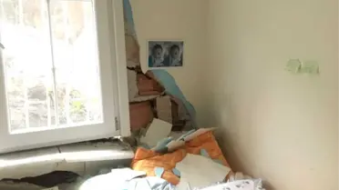 Sarıyer'de İstinat Duvarı Çöktü, Bir Ev Zarar Gördü