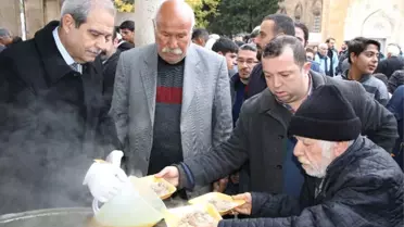 Şanlıurfa'da 15 Bin Kişiye Tirit İkramı
