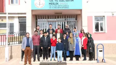 Öğretmenler Engelli Öğrencilerle Klip Çekti