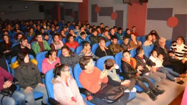 Söke'de Engelliler Hacivat ve Karagöz'le Eğlendi