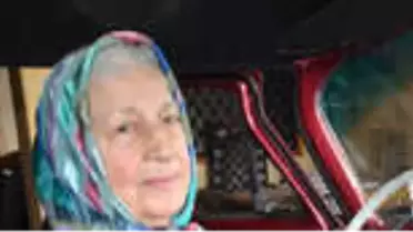 Yaşlı Kadının Vefası Duygulandırdı! Kocasından Miras Kalan Araca Gözü Gibi Bakıyor