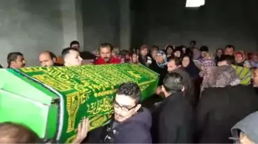 Aile Faciasının Kurbanları Defnedildi