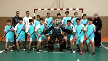 Çim Hokeyine İlgi Artarak Devam Ediyor