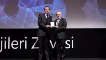 Geleneksel Eğitim Teknolojileri Zirvesi'nde Teknoloji ve Eğitim Dünyası Buluştu