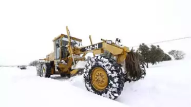 Bursa'da Kardan Kapanan Yollar Açıldı