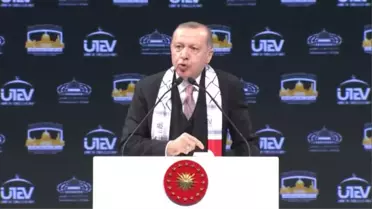 Holokost Da, Gazze'ye Bomba Yağdırmak Da...'