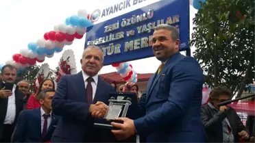 Ayancık'ta Engelliler ve Yaşlılar Yaşam Merkezi Açıldı