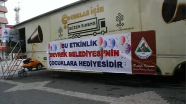 Devrek Belediyesinden Çocuklara Yönelik Gezici Sinema