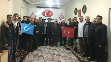 Alperen Ocakları Doğu Türkistan'ın Milli Meclis Üyelerini Ağırladı