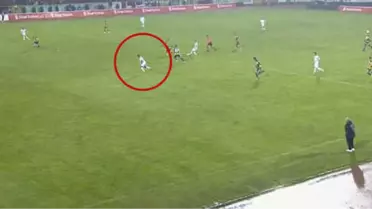 Fenerbahçeli Taraftarlar, Giresunspor'un Attığı İlk Gol Sonrası Maçın Hakemine Tepki Gösterdi