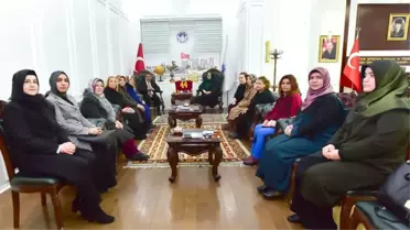 AK Parti Kadın Kolları Başkanı Oğuzhan, Başkan Gürkan'ı Ziyaret Etti