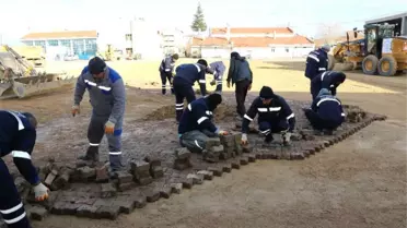 Beyşehir'de Caddelerden Sökülen Parke Taşları Değerlendiriliyor