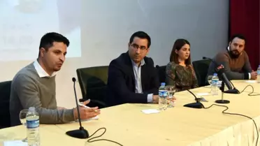 Üniversitenin Eski Mezunları ile 'Mezunlar Paneli'