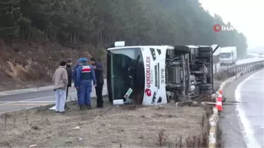 Kontrolden Çıkan Personel Servisi Devrildi: 10 Yaralı