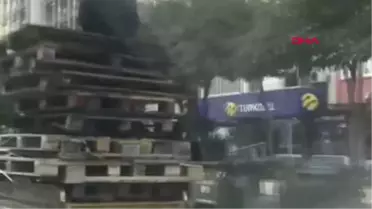 Adana Triportörle Tehlikeli Yolculuk