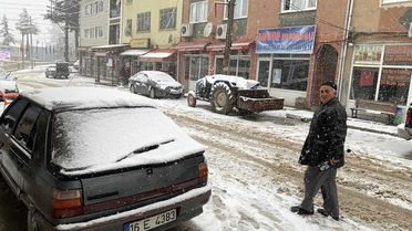 Keles Beyazlara Büründü