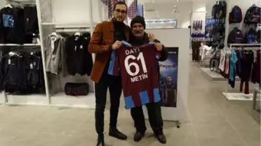 Yusuf Yazıcı, Posteri ile Konuşan Taraftarla Buluştu