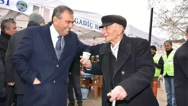 Bigadiç Belediyesi Ücretsiz Süt Dağıttı