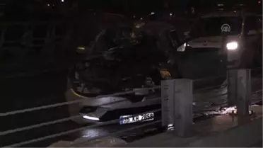 Kağıthane'de Otomobil Bariyerlere Çarptı: 4 Yaralı - İstanbul