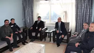 Operasyonda Yaralanan Polise Evinde Ziyaret