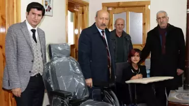 Üniversiteli Meltem'e Akülü Araç Desteği