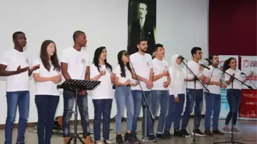 Uluslararası Öğrencilerden 'Türkçe Şöleni'