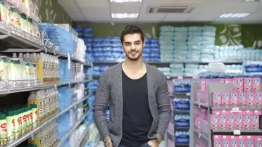 Ünlü Oyuncu Berk Atan Temel İhtiyaç Derneği'nin İyilik Elçisi Oldu