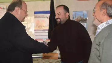 Özakcan; 'Biz İsmimizi Billboardlara Değil, Gönüllere Yazdırdık'
